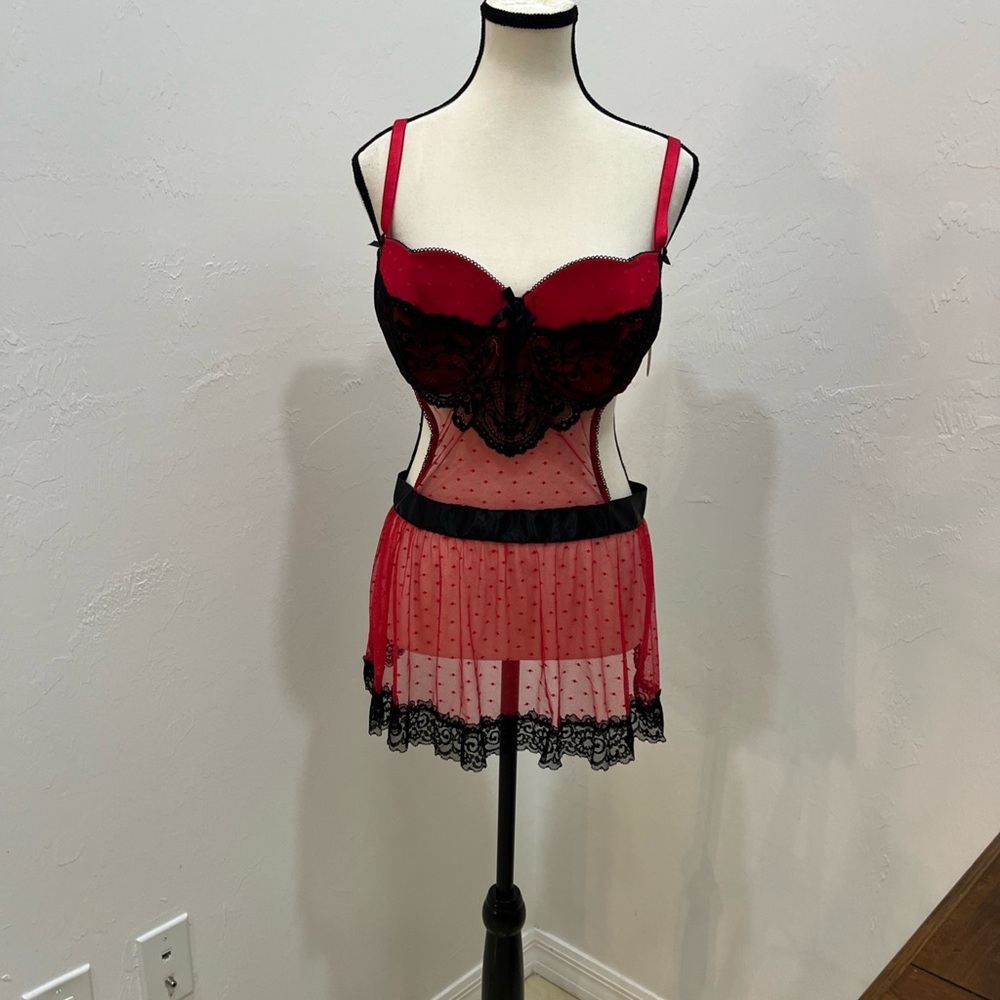 SECRET TREASURES MAID LINGERIE!  L/G NWT RED & BLACK LACE  SLEEPWEAR SET 36D/38C